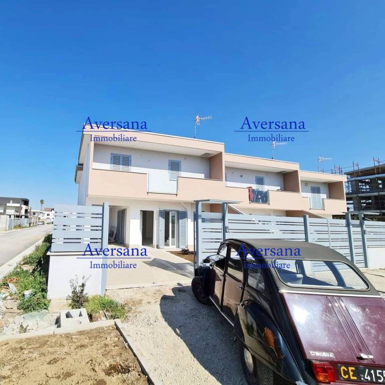 casa indipendente in vendita a Parete