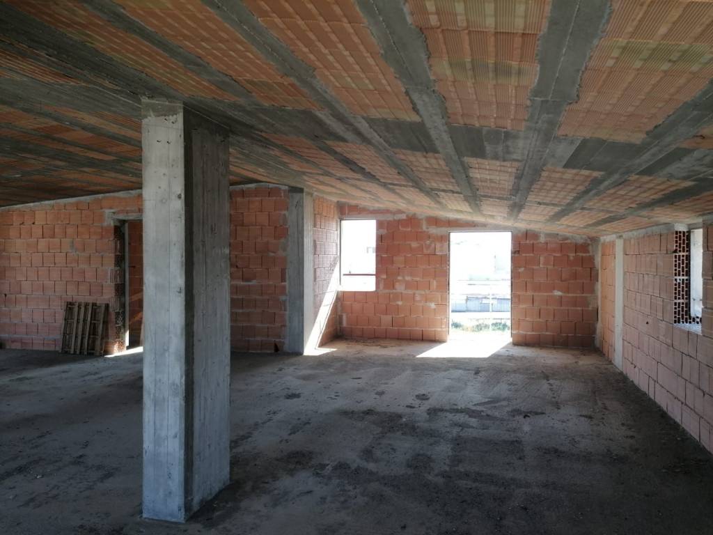 intera palazzina in vendita a Parete