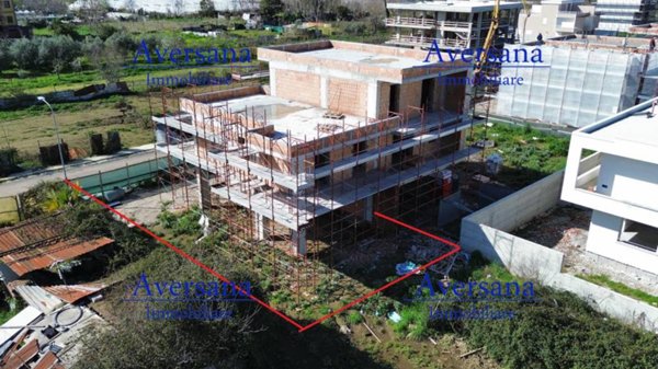 casa indipendente in vendita a Parete