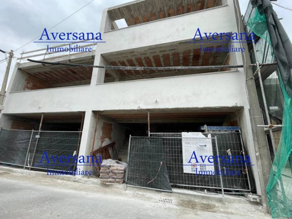 casa indipendente in vendita a Parete