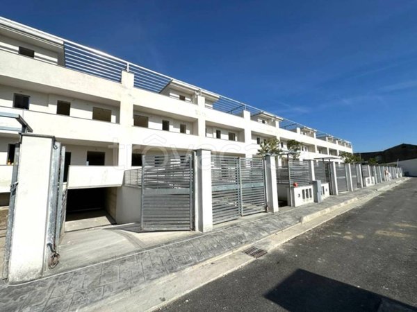 casa indipendente in vendita a Parete