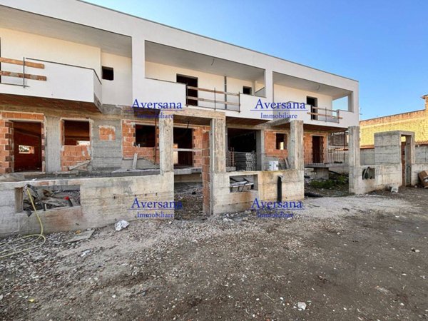 casa indipendente in vendita a Parete