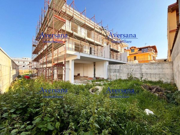 casa indipendente in vendita a Parete