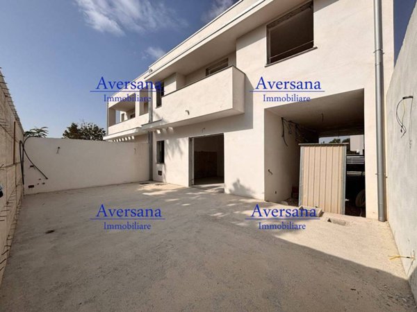 casa indipendente in vendita a Parete