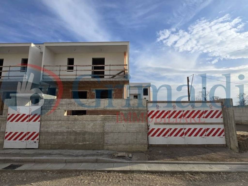 casa indipendente in vendita a Parete