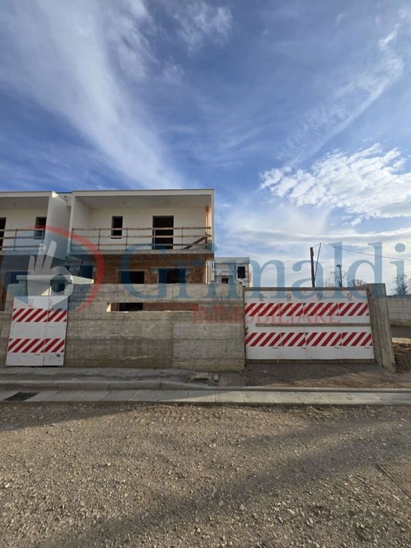 casa indipendente in vendita a Parete