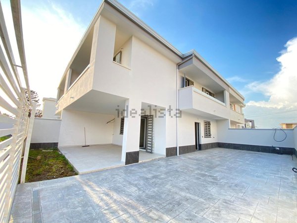 casa indipendente in vendita a Parete