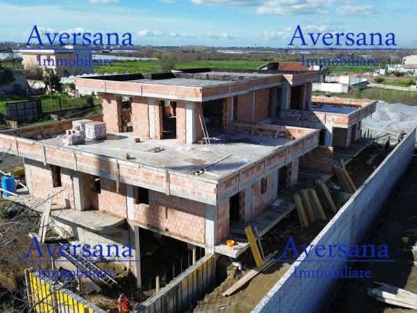 casa indipendente in vendita a Parete