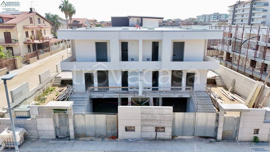 casa indipendente in vendita a Parete