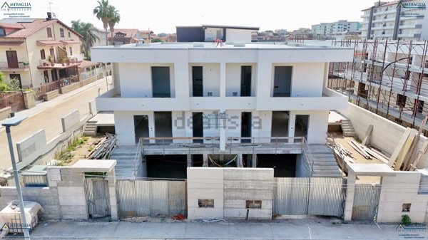 casa indipendente in vendita a Parete