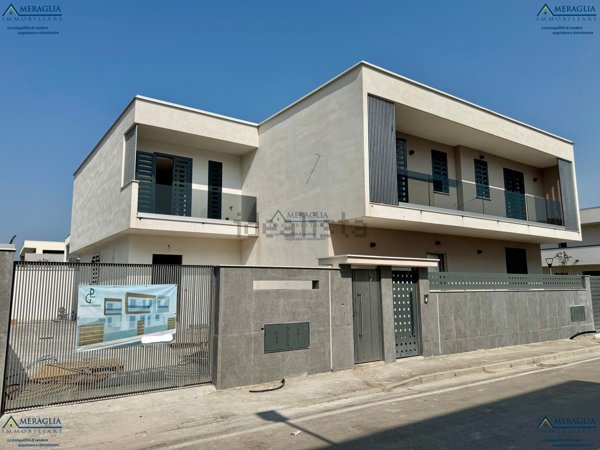 casa indipendente in vendita a Parete