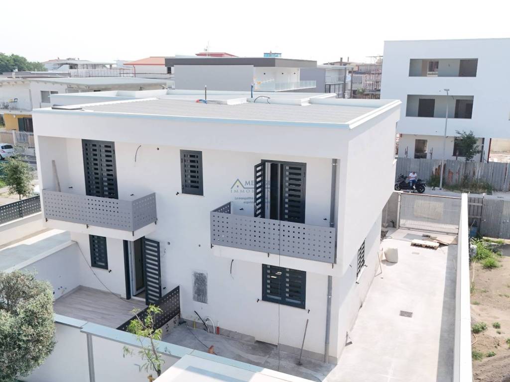 casa indipendente in vendita a Parete