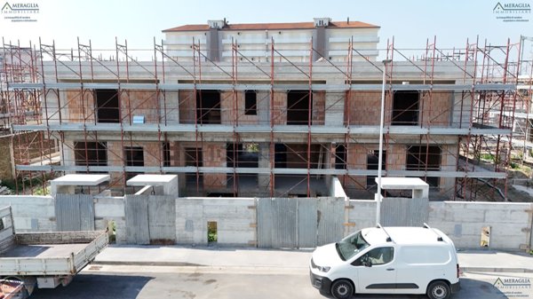 casa indipendente in vendita a Parete