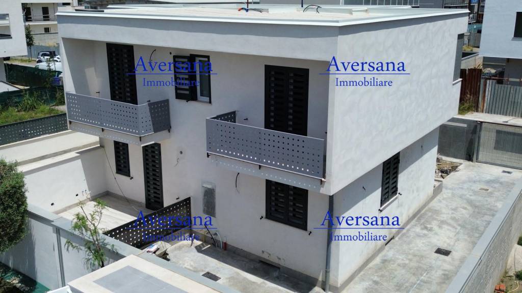 casa indipendente in vendita a Parete