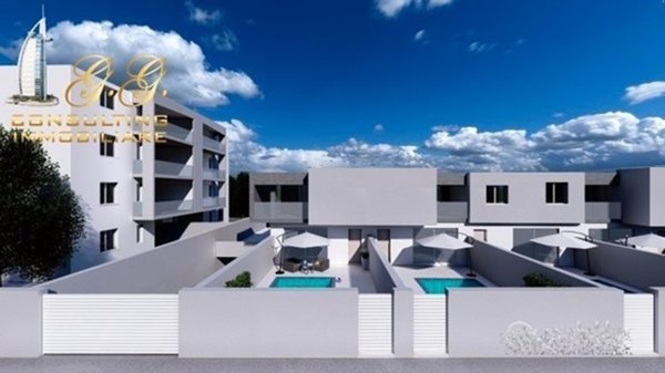 casa indipendente in vendita a Parete