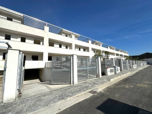 casa indipendente in vendita a Parete