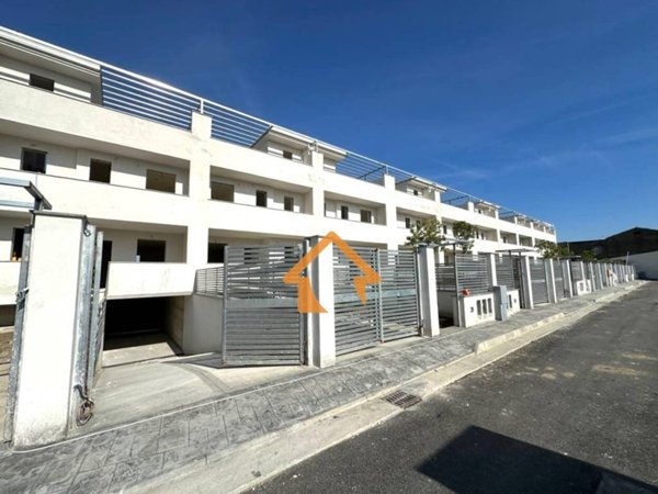 casa indipendente in vendita a Parete