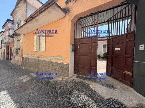 casa indipendente in vendita a Parete