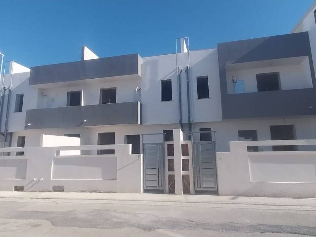 casa indipendente in vendita a Parete