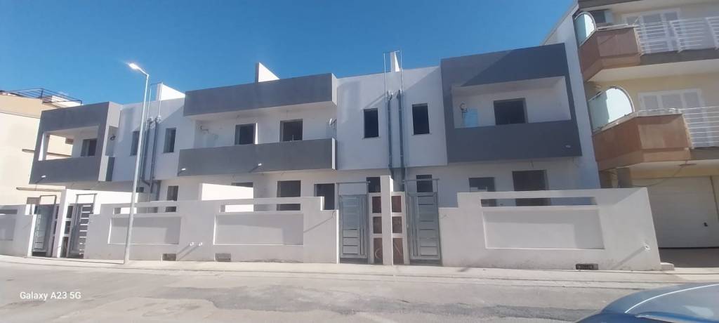 casa indipendente in vendita a Parete