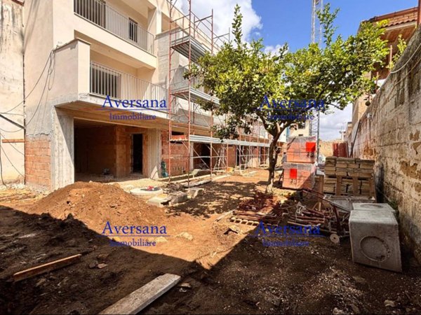 casa indipendente in vendita a Parete