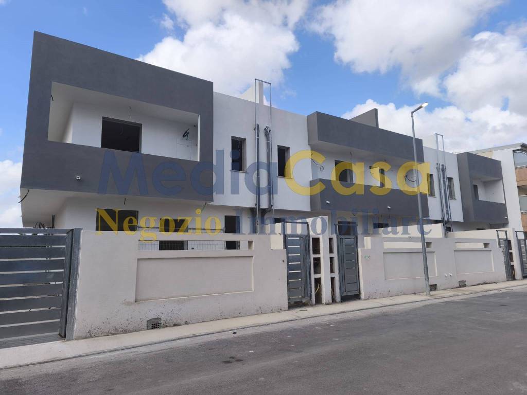 casa indipendente in vendita a Parete