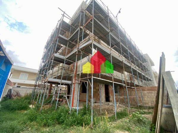 casa indipendente in vendita a Parete