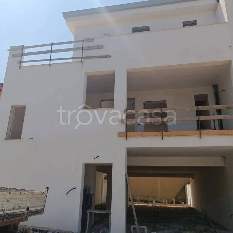 casa indipendente in vendita a Parete