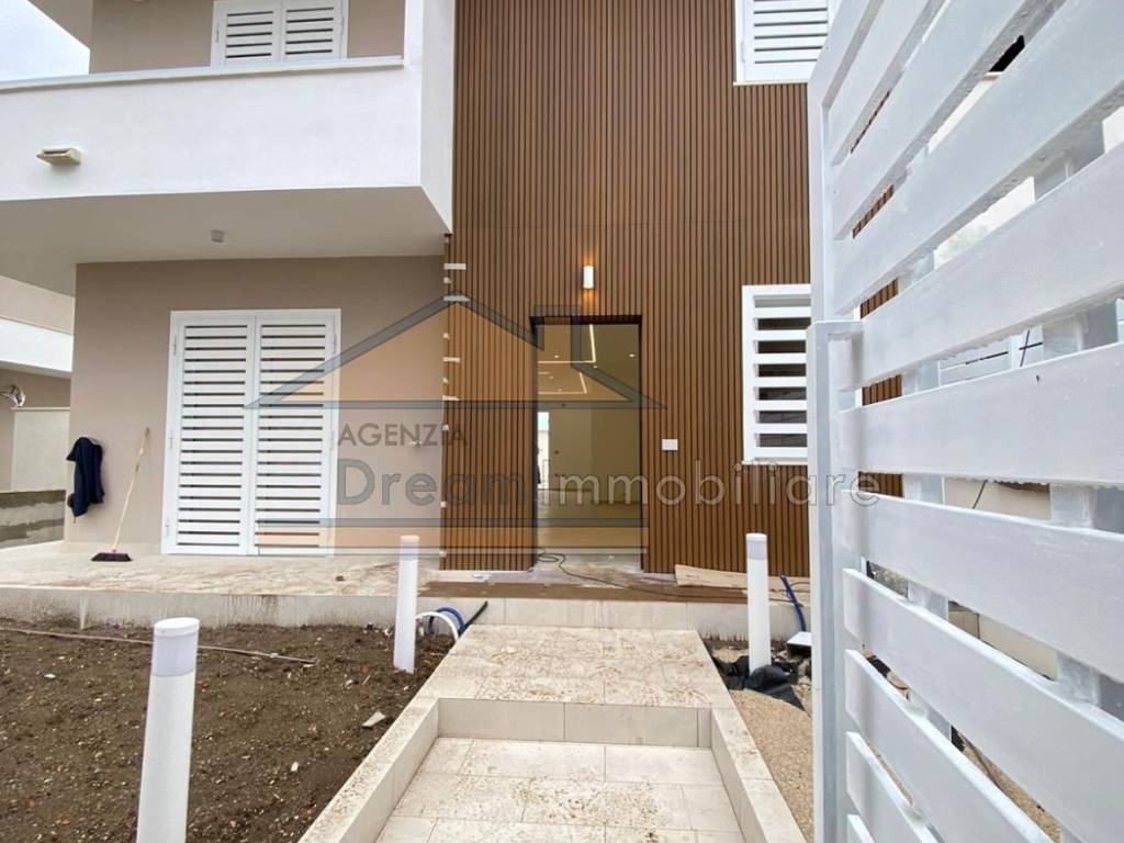 casa indipendente in vendita a Parete