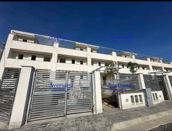 casa indipendente in vendita a Parete