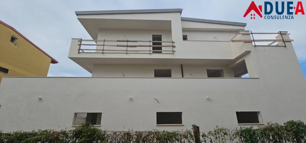 casa indipendente in vendita a Parete