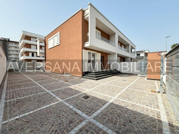 casa indipendente in vendita a Parete