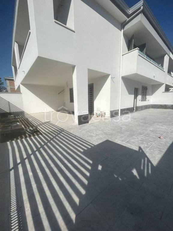 casa indipendente in vendita a Parete