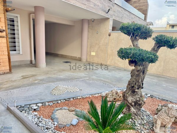 casa indipendente in vendita a Parete