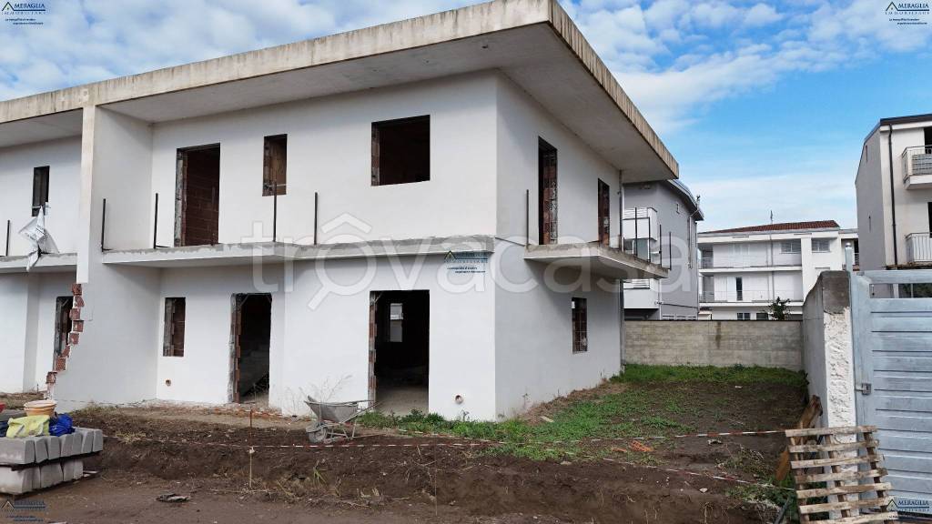 casa indipendente in vendita a Parete