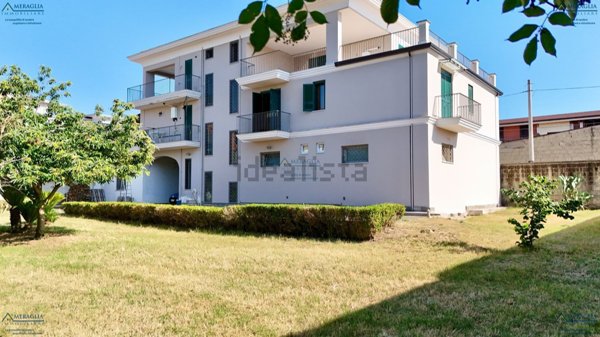 negozio in vendita a Parete