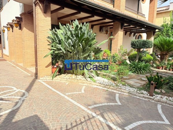 appartamento in vendita a Parete