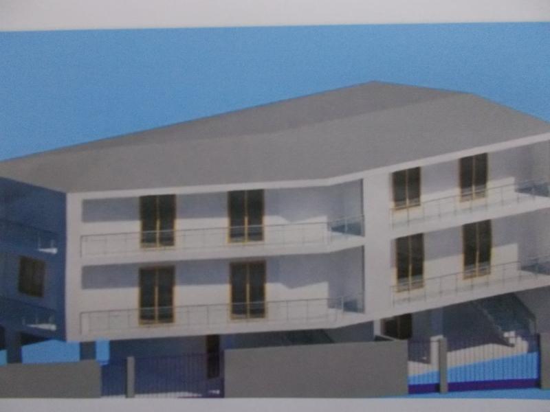 casa indipendente in vendita a Parete