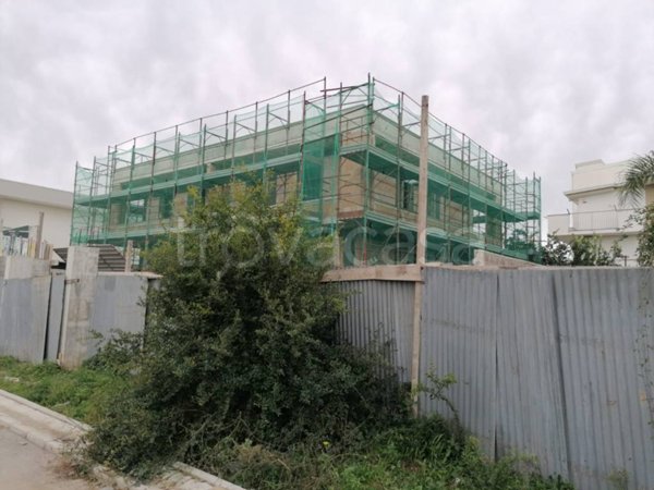 casa indipendente in vendita a Parete