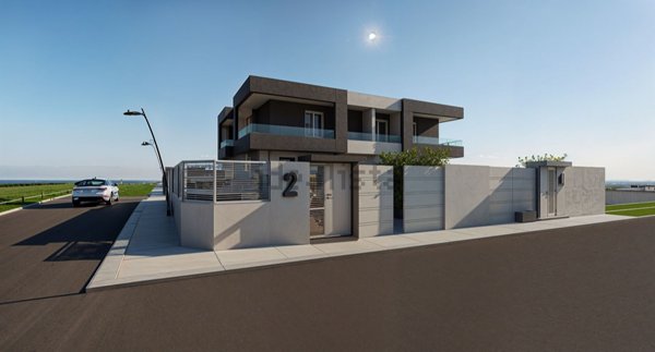 casa indipendente in vendita a Parete