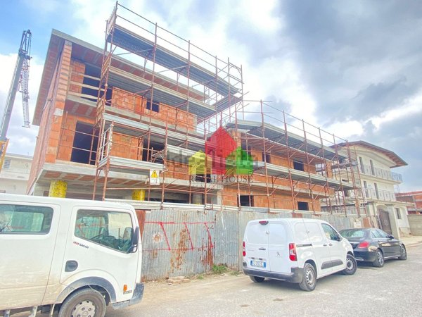 casa indipendente in vendita a Parete