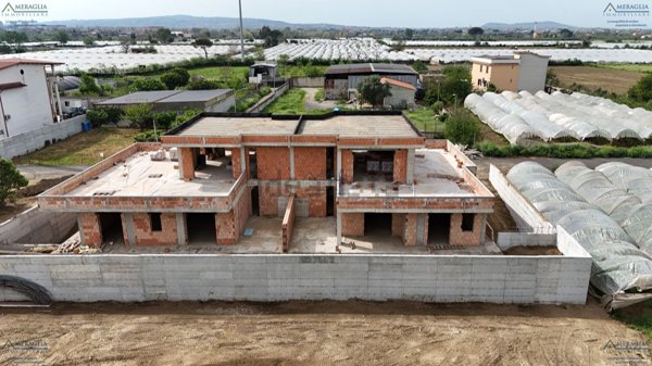 casa indipendente in vendita a Parete