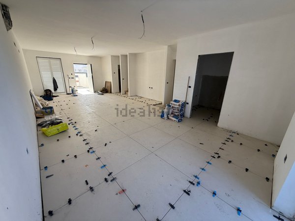 casa indipendente in vendita a Parete