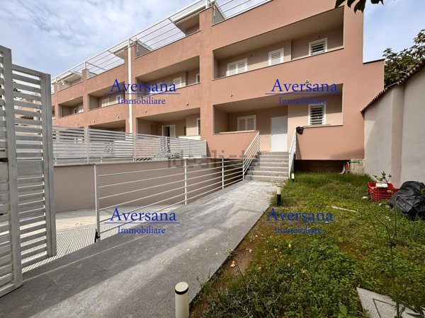 casa indipendente in vendita a Parete