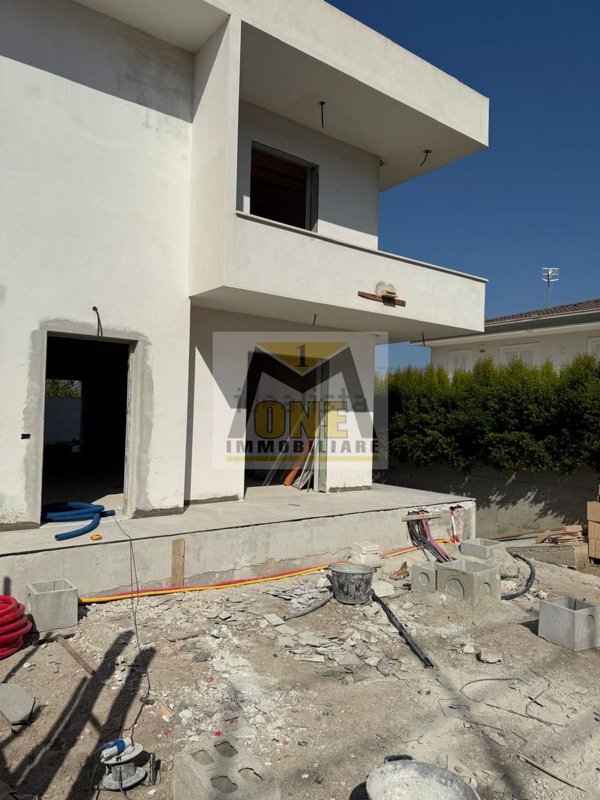 casa indipendente in vendita a Parete