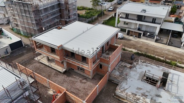 casa indipendente in vendita a Parete