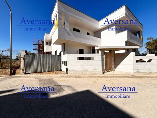 casa indipendente in vendita a Parete