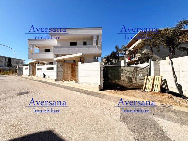 casa indipendente in vendita a Parete