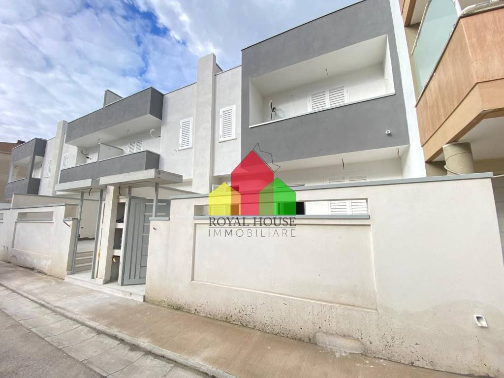 casa indipendente in vendita a Parete