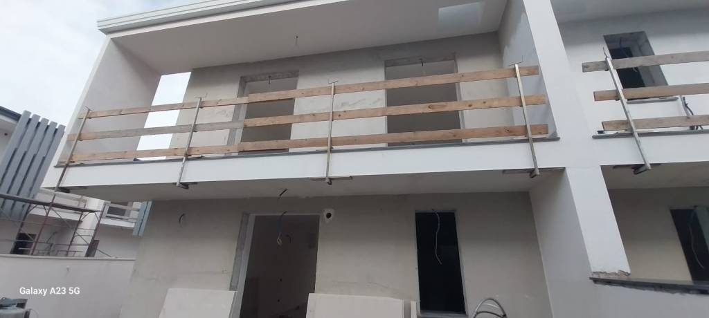 casa indipendente in vendita a Parete